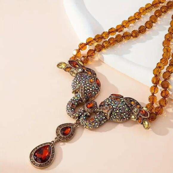 Vintage Style Elephant Pendent Necklace, Retro Distressed Design. - Picture 1 of 4